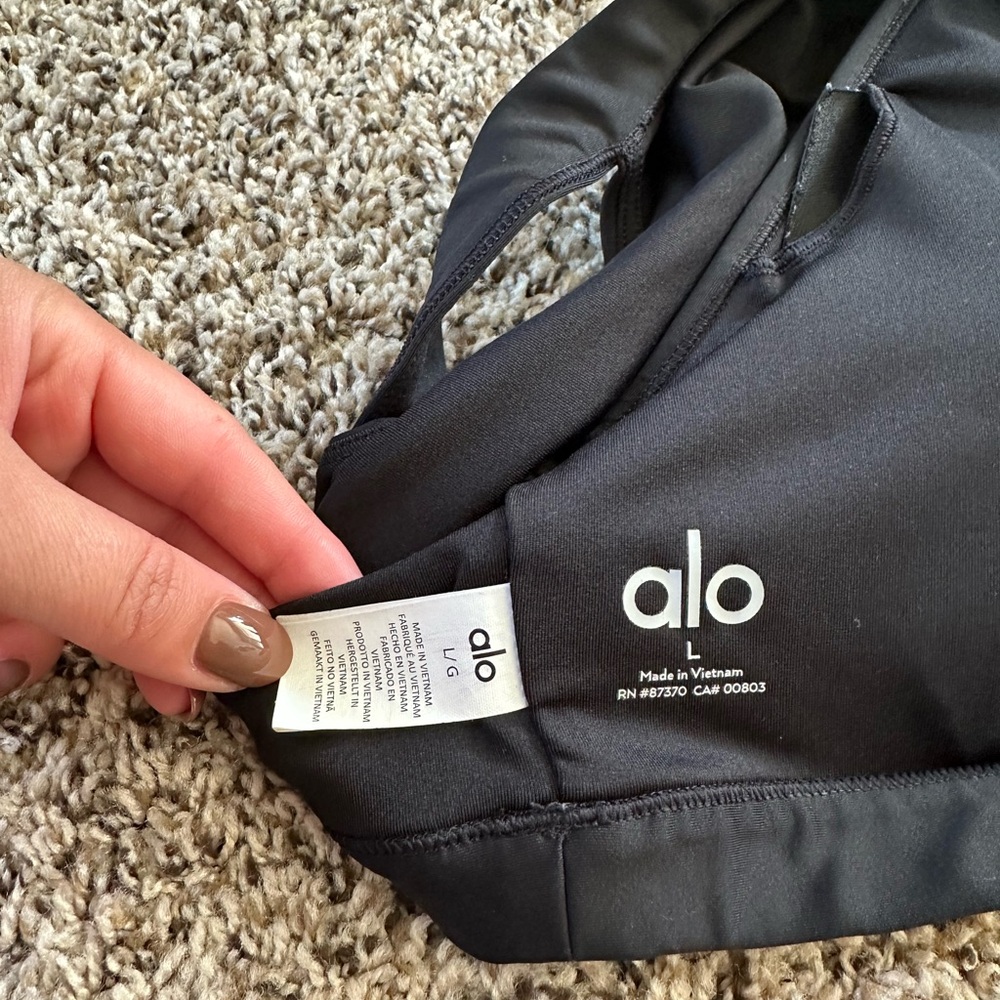 Alo Yoga Intrigue Bra - Picture 3 of 5